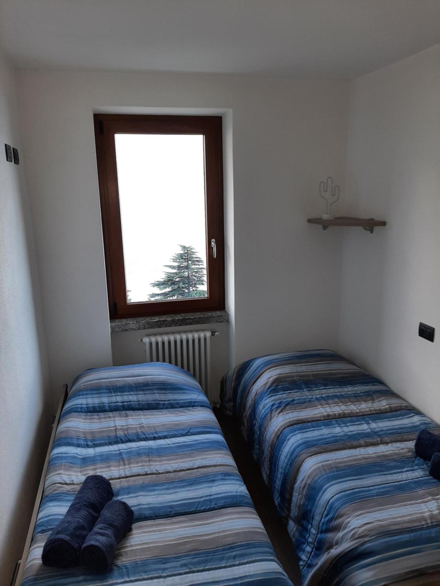 Cima Lago Gera Lario Bagian luar foto
